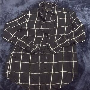 Banana Republic Black and White Casual Button Down Shirt